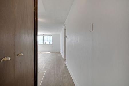 For Lease - 914 Yonge Street Unit# 1704, Toronto, Ontario - Photo 3