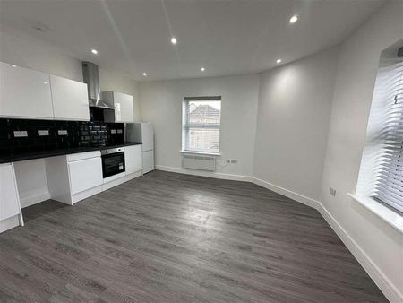 Shirley Road, Southampton, SO15 - Photo 2