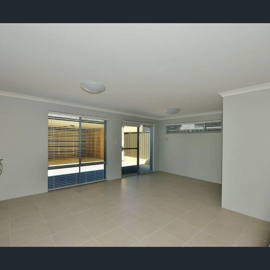 Perfect Family Home: 3BR, 2BA with Garage, Dishwasher & Train Access - Photo 1