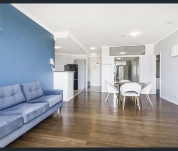 Top-Floor 2-Bedroom Apartment in the Heart of East Perth! - Photo 5
