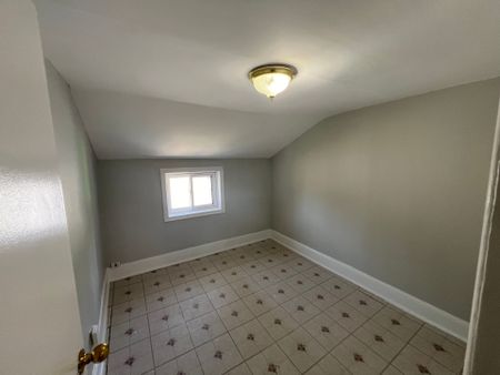 For Lease - 169 Mary Street Unit# 2, Oshawa, Ontario - Photo 2