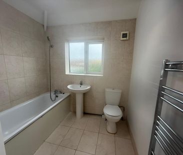 3 bedroom semi-detached house to rent - Photo 6