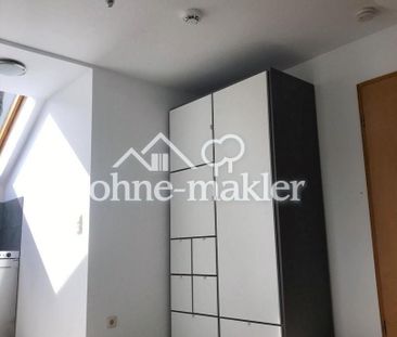 Renovierte & möblierte 1-Zimmer-Wohnung mit Einbauküche und Stellpl... - Photo 3