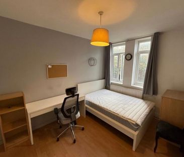 4 bedroom flat share to rent - Photo 1