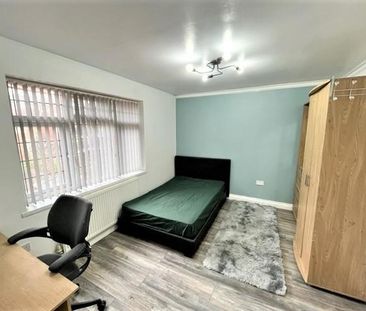 6 bedroom terraced house to rent - Photo 5