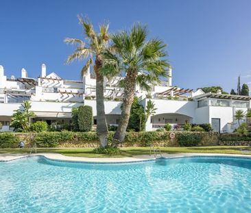 2 Bedroom Apartment For Rent in Nueva Andalucía, Málaga - Photo 5