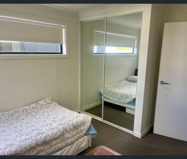 Perfectly Positioned Modern Home - Photo 4