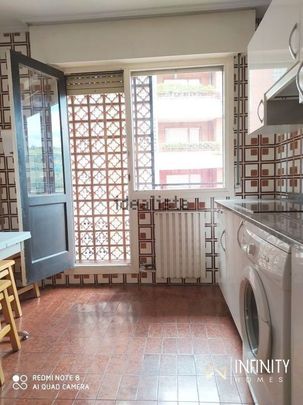 Alquiler de piso en Calle Larrakotorre - Photo 1