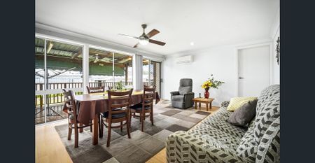 FAIRFIELD WEST CHARM! - Photo 4