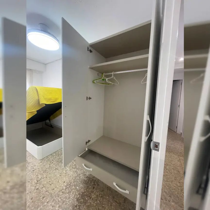 Room in a shared 4-bedroom apartment for rent in Benimàmet, bills included, only females - Photo 1