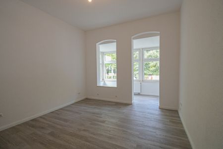 6659 - Sofort Bezugsfrei! Attraktive 4-Zimmer-Wohnung in weißer Altbauvilla im Herzen von Oldenburg! - Photo 2