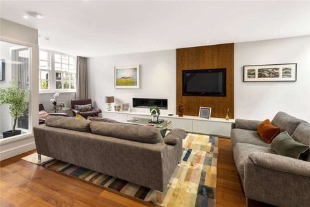 A fabulous house with lateral space located in prime Notting Hill - Photo 2