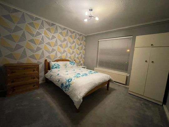 1 bedroom in a house share to rent - Photo 1