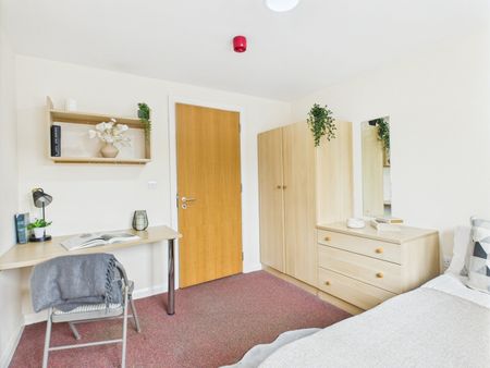 Room in a Shared House, Smithdown Lane, L7 - Photo 4