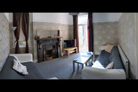 Room in a Shared House, Mayo Road, NG5 - Photo 2