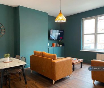 1 bedroom in a house share to rent - Photo 2