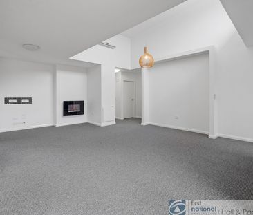 Impressive 2 Bedroom Apartment - Photo 2