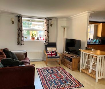 2 Bed Flat, Cedars Road, SW4 - Photo 3