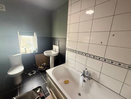 3 bedroom terraced house to rent - Photo 5