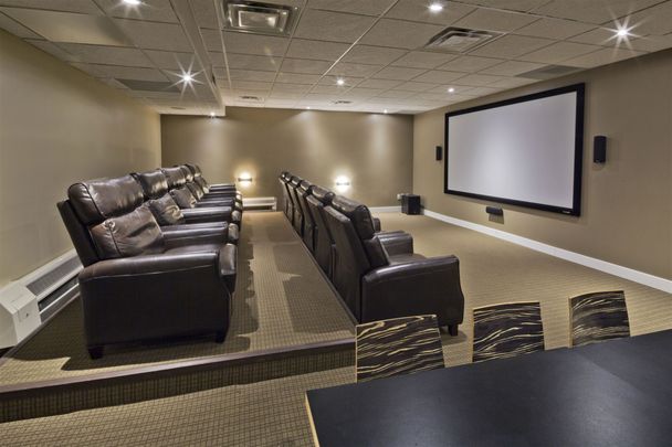 800 Richmond Street West - Photo 1