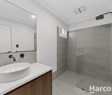 STYLISH COASTAL LIVING AT ITS BEST! - Photo 3