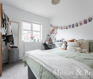 6 bedroom detached bungalow to rent - Photo 2