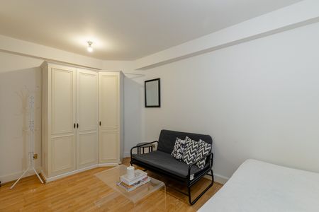 Chelsea Cloisters, Sloane Avenue, Chelsea, London, SW3 - Photo 3