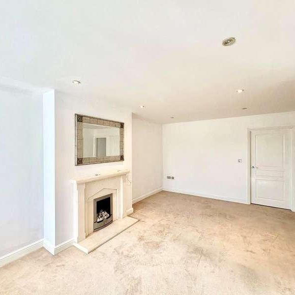 Paddock Gate, North Street, Winkfield, Windsor, Berkshire, RG12 - Photo 1