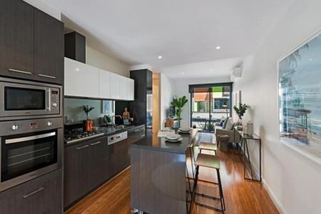 Brunswick Living at It's Finest! - Photo 3