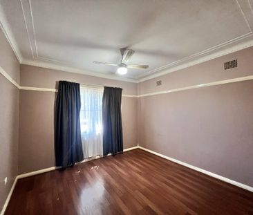 Three bedroom family home - Photo 6