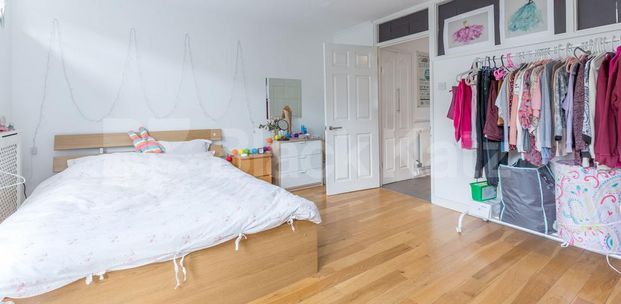 Modern three bed walking distance to UCL and Royal Vet College! - Photo 1