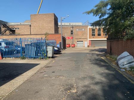 Studio Flat, Heron Mews, IG1 - Photo 5