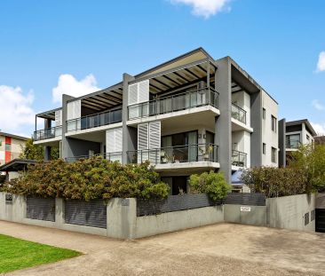 Sleek and Stylish One-Bedroom Apartment in a Prime Location - Photo 6