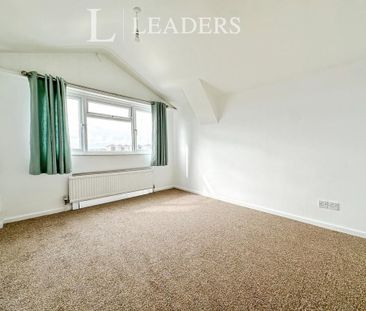 4 bedroom townhouse to rent - Photo 2