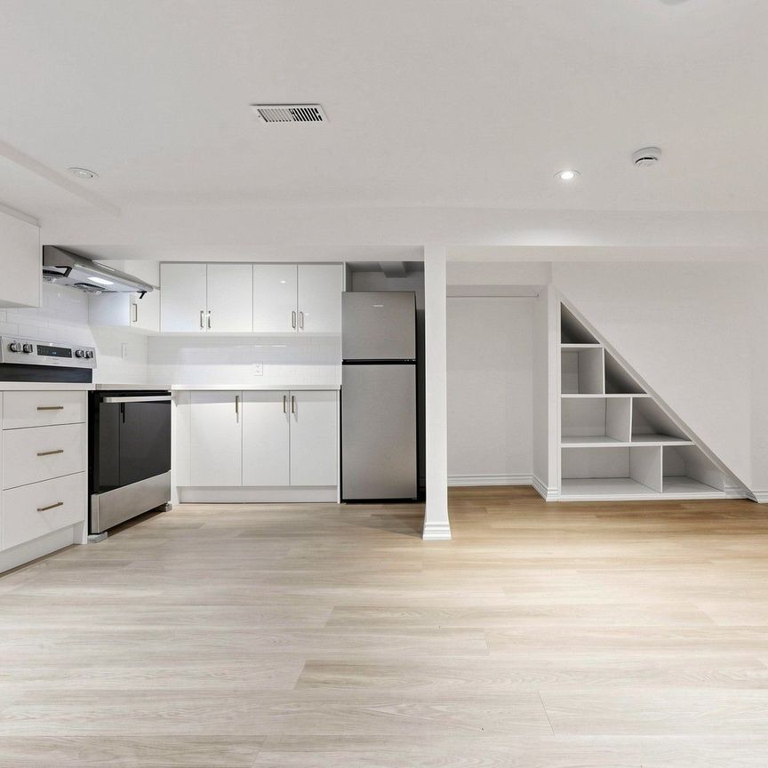 For Lease - 158 Mcroberts Avenue, Toronto, Ontario - Photo 1