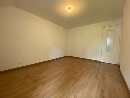 Location maison 4 pièces, 89.00m², Saint-Berthevin - Photo 2