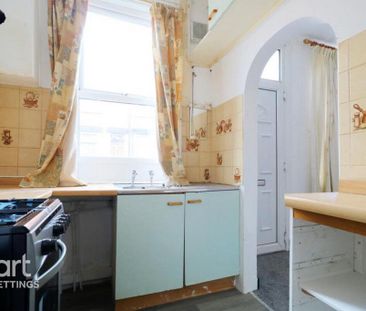 3 bedroom terraced house to rent - Photo 6