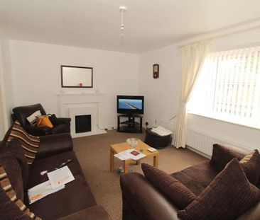 2 bed upper flat to rent in NE4 - Photo 3