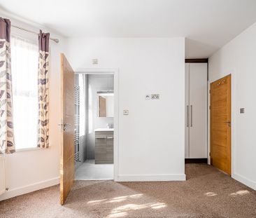 4 Bed Semi-Detached House, Little Ilford Lane, E12 - Photo 4