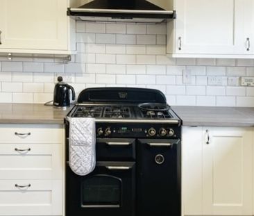 Four Double Bedroom Property To Let in Lichfield - Photo 1