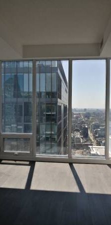 $2400/ Luxury 1-bedroom penthouse in Toronto’s Finance&Entmt districts - Photo 1