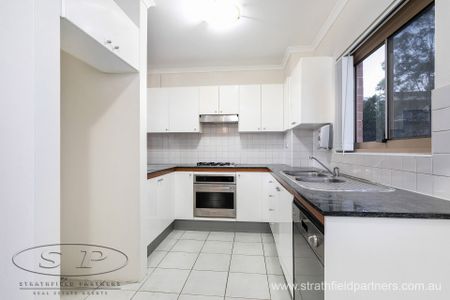 Spacious & Convenient - Photo 3