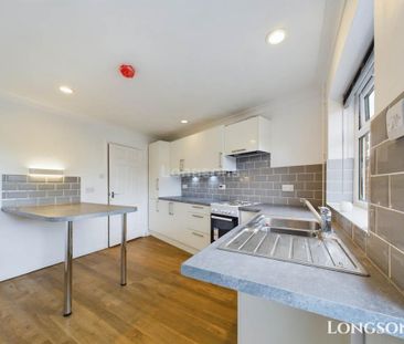 3 bedroom end of terrace house to rent - Photo 5