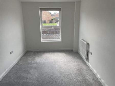 High Street, Cam - Photo 3