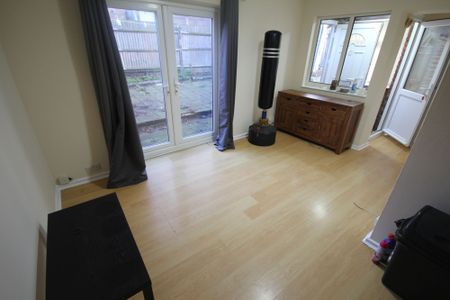 Hambledon Close, Uxbridge, UB8 - Photo 2