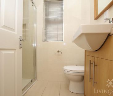2 bedroom ground floor flat to rent - Photo 2