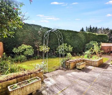 Lucerne Close, Woking, Surrey, GU22 - Photo 1