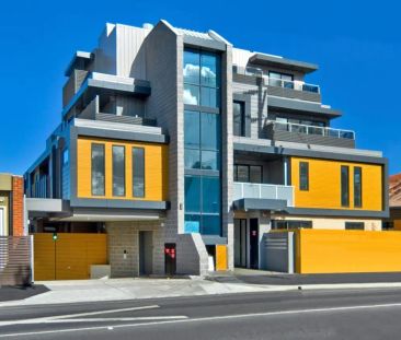 “Stylish and convenient living in the heart of Coburg” - Photo 1