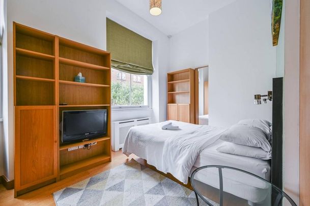 Studio to rent - Photo 1