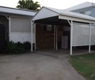 1B/66 Victoria St, Fairfield QLD 4103 - Photo 2